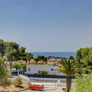 https://tres-bel-appartement-climatise-terrasse-et-vue-mer.fr-provencehotel.com